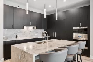 Photo #2: 6919927 Listing