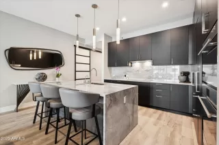 Photo #4: 6919927 Listing