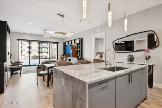 Photo #5: 6919927 Listing