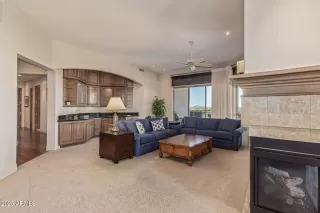 Photo #6: 6919939 Listing