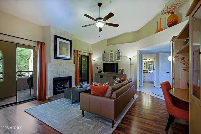 MLS: 6919948 Condo For Sale