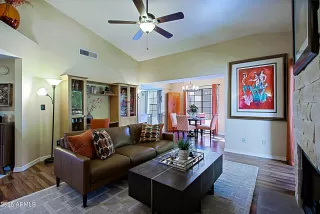 Photo #2: 6919948 Listing