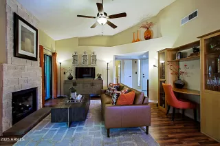 Photo #3: 6919948 Listing