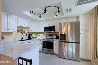 Photo #6: 6919948 Listing