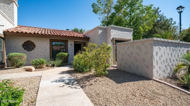 MLS: 6920052 Condo For Sale