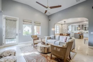 Photo #5: 6920116 Listing 