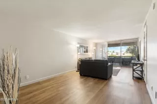 Photo #2: 6920212 Listing 