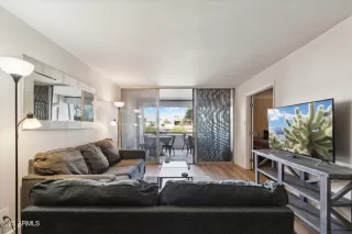 Photo #3: 6920212 Listing 