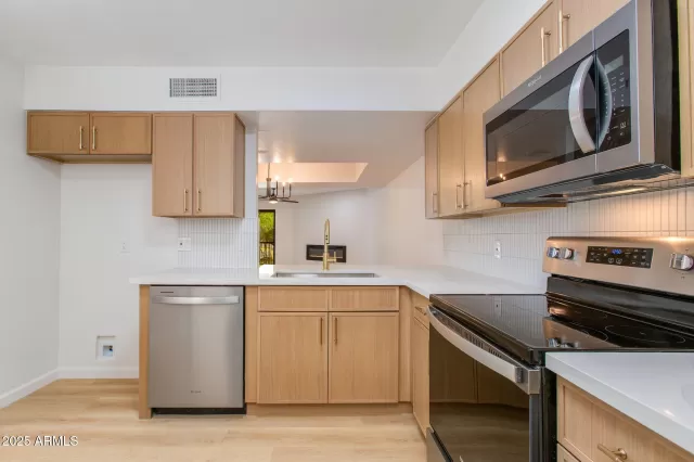 MLS: 6920252 Condo For Sale