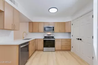 Photo #4: 6920252 Listing 