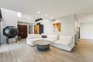 Photo #3: 6920509 Listing 