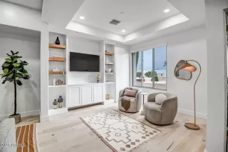 Photo #2: 6920543 Listing