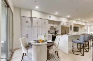 Photo #6: 6920543 Listing