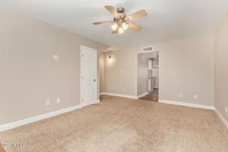 Photo #5: 6920778 Listing 