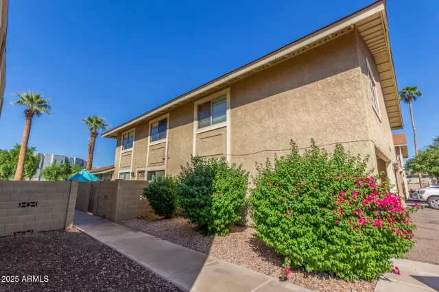 MLS: 6920980 Condo For Sale