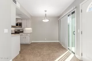 Photo #5: 6920980 Listing 