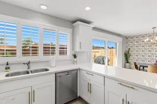 Photo #2: 6921089 Listing