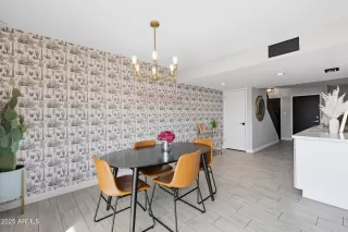 Photo #5: 6921089 Listing