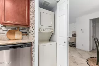 Photo #6: 6921165 Listing 