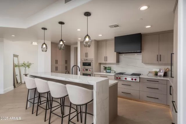 MLS: 6921206 Condo For Sale