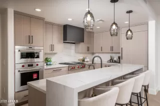 Photo #2: 6921206 Listing 