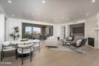 Photo #6: 6921206 Listing 