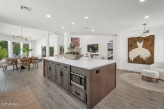 Photo #4: 6921291 Listing 