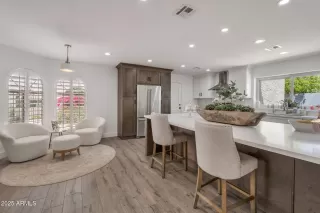 Photo #6: 6921291 Listing 