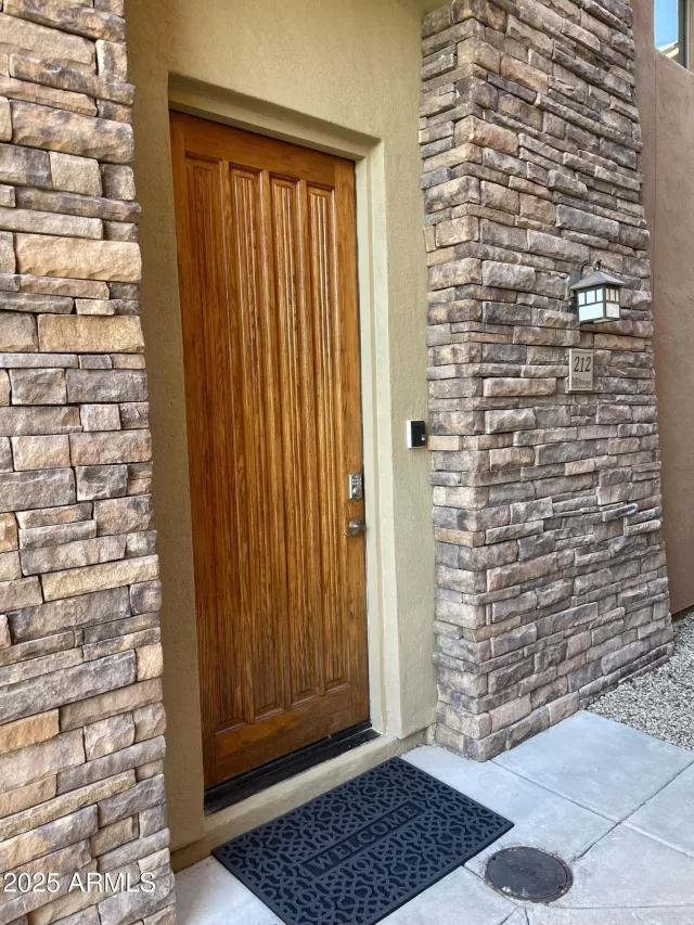 MLS: 6921307 Condo For Sale