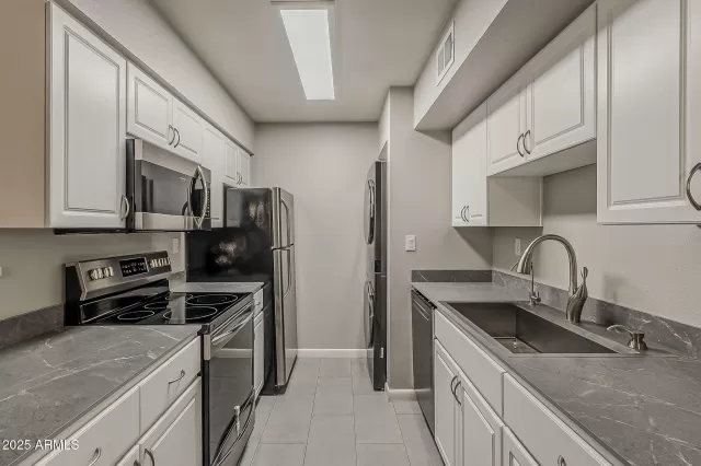 MLS: 6921376 Condo For Sale