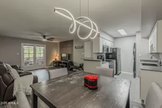 Photo #4: 6921376 Listing