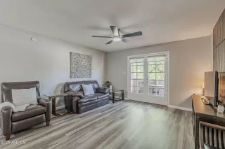 Photo #6: 6921376 Listing