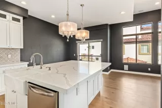 Photo #6: 6921422 Listing 