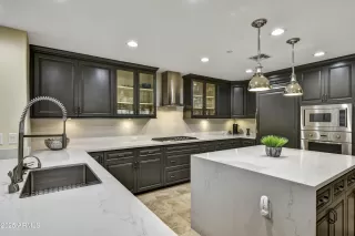 Photo #2: 6921572 Listing 