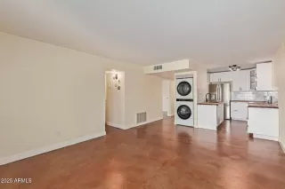 Photo #4: 6921619 Listing 