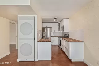 Photo #5: 6921619 Listing 