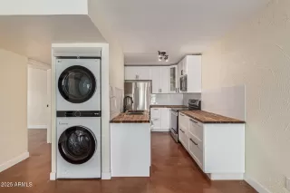 Photo #6: 6921619 Listing 