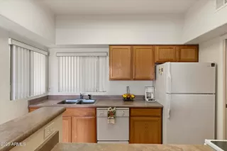 Photo #6: 6921649 Listing