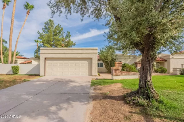 MLS: 6921675 Condo For Sale