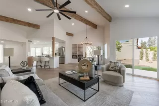 Photo #3: 6921675 Listing 