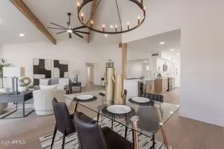 Photo #6: 6921675 Listing 