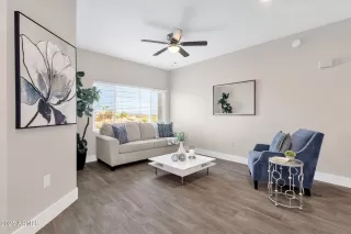 Photo #5: 6921680 Listing