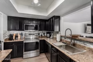 Photo #3: 6921721 Listing