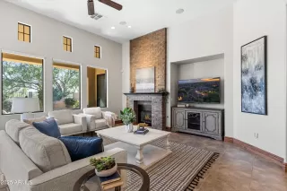 Photo #5: 6921804 Listing