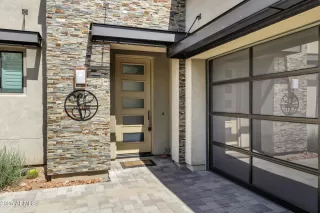 Photo #1: 6921857 Listing