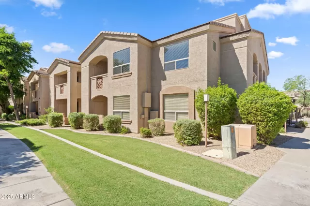 MLS: 6921987 Condo For Sale