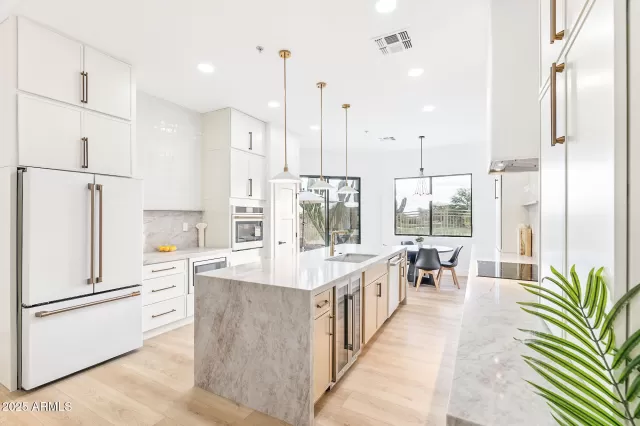 MLS: 6922190 Condo For Sale