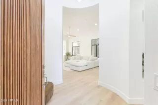 Photo #3: 6922190 Listing 