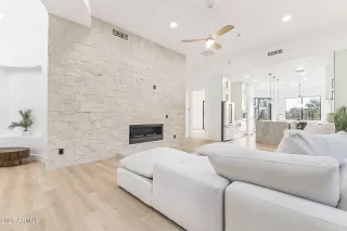 Photo #5: 6922190 Listing 