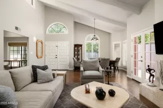 Photo #2: 6922310 Listing 